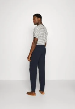 Pier One 2 PACK - Nachtwäsche Hose - Dark Blue/mottled Light Grey -Pier One Verkaufsgeschäft 058df6f0d3f34a2aaf1cb22da08558a8