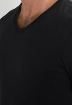 Pier One 2 PACK - T-Shirt Basic - Black -Pier One Verkaufsgeschäft 144a18a099e5428c92602fed22a8b338