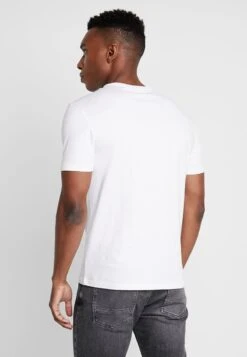 Pier One T-Shirt Basic - Mottled Bordeaux/white 10 Pier One T-Shirt Basic - Mottled Bordeaux/white -Pier One Verkaufsgeschäft 1b42cbb34d8a422aa41db3eea3ef5d6d