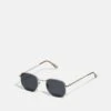 Pier One UNISEX - Sonnenbrille - Black/silver-coloured -Pier One Verkaufsgeschäft 1be30f00c6c4442cbca038c2a30715c8