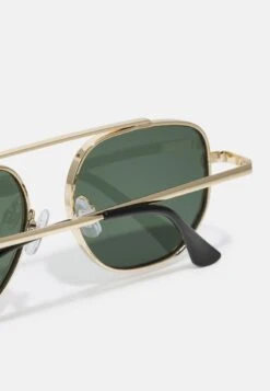 Pier One Sonnenbrille - Green 10 Pier One Sonnenbrille - Green -Pier One Verkaufsgeschäft 22553ee9e2144325aaebbe36d18f33b6