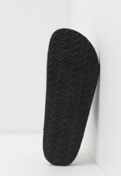 Pier One UNISEX - Hausschuh - Brown -Pier One Verkaufsgeschäft 23e143c048ee4fd8b5e22a3556ccfbfb