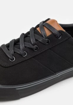 Pier One UNISEX - Sneaker Low - Black -Pier One Verkaufsgeschäft 3511c1ca32e9469d9ac139b94d6e1291