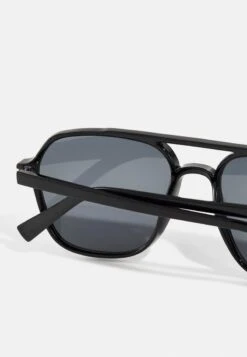 Pier One UNISEX - Sonnenbrille - Black -Pier One Verkaufsgeschäft 54e389cece8844cf861bb0c711a57b0f
