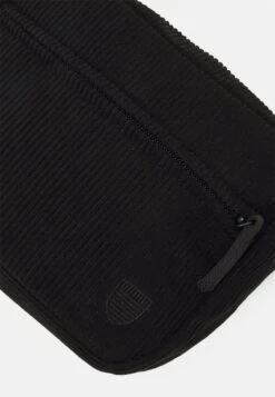 Pier One UNISEX - Umhängetasche - Black 11 Pier One UNISEX - Umhängetasche - Black -Pier One Verkaufsgeschäft 596e97f9530b4ebc97d9227d0e8d2dca