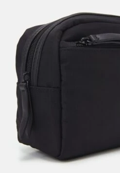 Pier One UNISEX - Kosmetiktasche - Black -Pier One Verkaufsgeschäft 6aa4398ba64f41bab42acbdd34a36217
