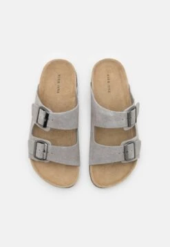 Pier One LEATHER UNISEX - Pantolette Flach - Grey 11 Pier One LEATHER UNISEX - Pantolette Flach - Grey -Pier One Verkaufsgeschäft 6e172422b00e484a8ac21c5f565af9d6