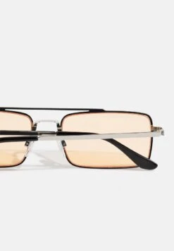 Pier One UNISEX - Sonnenbrille - Silver-coloured, Orange -Pier One Verkaufsgeschäft 71b8ec13cd624844a5c2aab8a959d46b