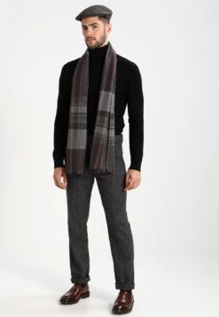 Pier One Strickpullover - Black -Pier One Verkaufsgeschäft 766af7f5e62f488ba868402d65a4fc39