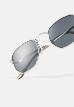 Pier One UNISEX - Sonnenbrille - Black/silver-coloured -Pier One Verkaufsgeschäft 7d50a3b2e76c4d94b403b00bdcb94192