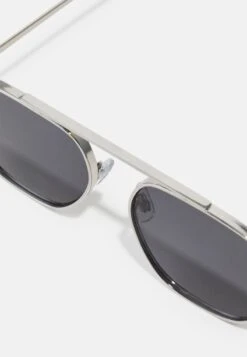 Pier One Sonnenbrille - Silver-coloured -Pier One Verkaufsgeschäft 7d8386e687b348308fc460282594e4fb