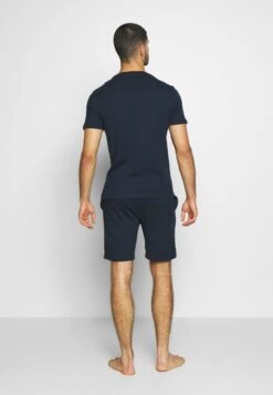 Pier One Nachtwäsche Set - Dark Blue -Pier One Verkaufsgeschäft 8236540e5e7e4124b079f4534ae5b13b