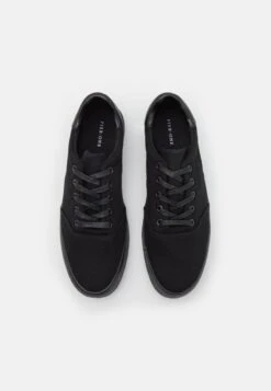 Pier One UNISEX - Sneaker Low - Black -Pier One Verkaufsgeschäft 8411ae645ddd4303a640de4c44cb9dad