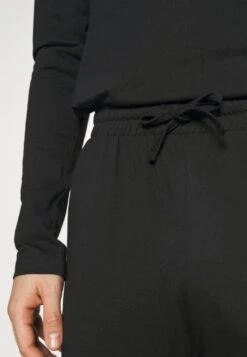 Pier One Nachtwäsche Set - Black -Pier One Verkaufsgeschäft 842cc55e81224f6ca06ad94aae25d25c