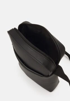 Pier One Umhängetasche - Black 10 Pier One Umhängetasche - Black -Pier One Verkaufsgeschäft 8fa71f28a06d49cc87901cdc65bc9dd8