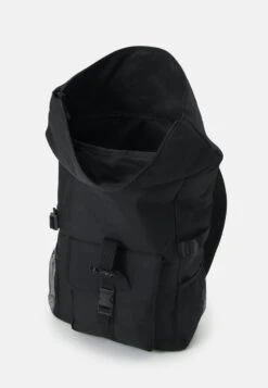 Pier One UNISEX - Tagesrucksack - Black -Pier One Verkaufsgeschäft 939c1168ae06424197340c64c212519d