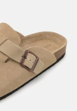 Pier One LEATHER UNISEX - Clogs - Beige -Pier One Verkaufsgeschäft 9441d91098484a458d337de47de41e02