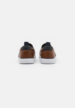 Pier One UNISEX - Sneaker Low - Cognac -Pier One Verkaufsgeschäft a5827ba272184322a5f334dbbc2389e8