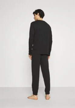 Pier One Nachtwäsche Set - Black -Pier One Verkaufsgeschäft b9b8fb88b64649ea840444d93817e424