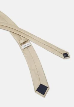 Pier One SET - Einstecktuch - Beige 12 Pier One SET - Einstecktuch - Beige -Pier One Verkaufsgeschäft ba7a873ddea6420b917aa099adb81ad3