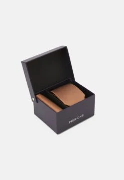 Pier One SET - Einstecktuch - Brown -Pier One Verkaufsgeschäft babe3a8e1d9249caa1f087b31d93f505