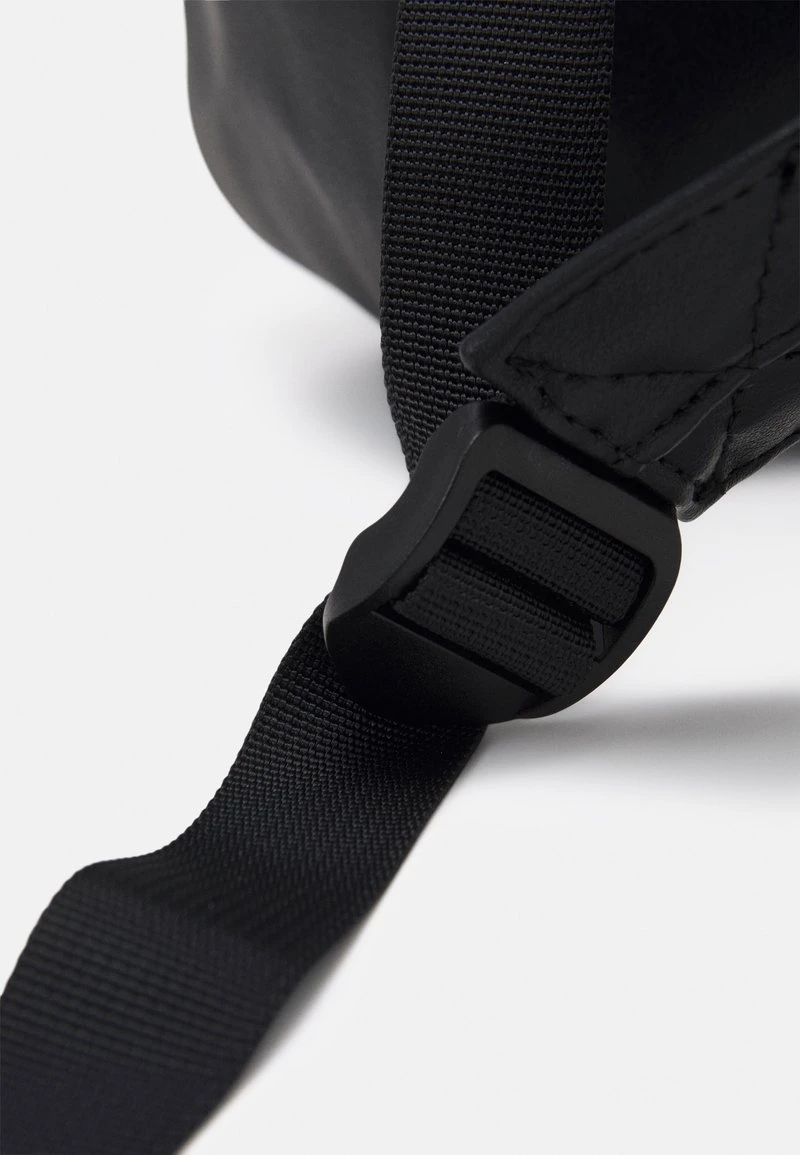 Pier One Tagesrucksack - Black 6 Pier One Tagesrucksack - Black – Bild 4