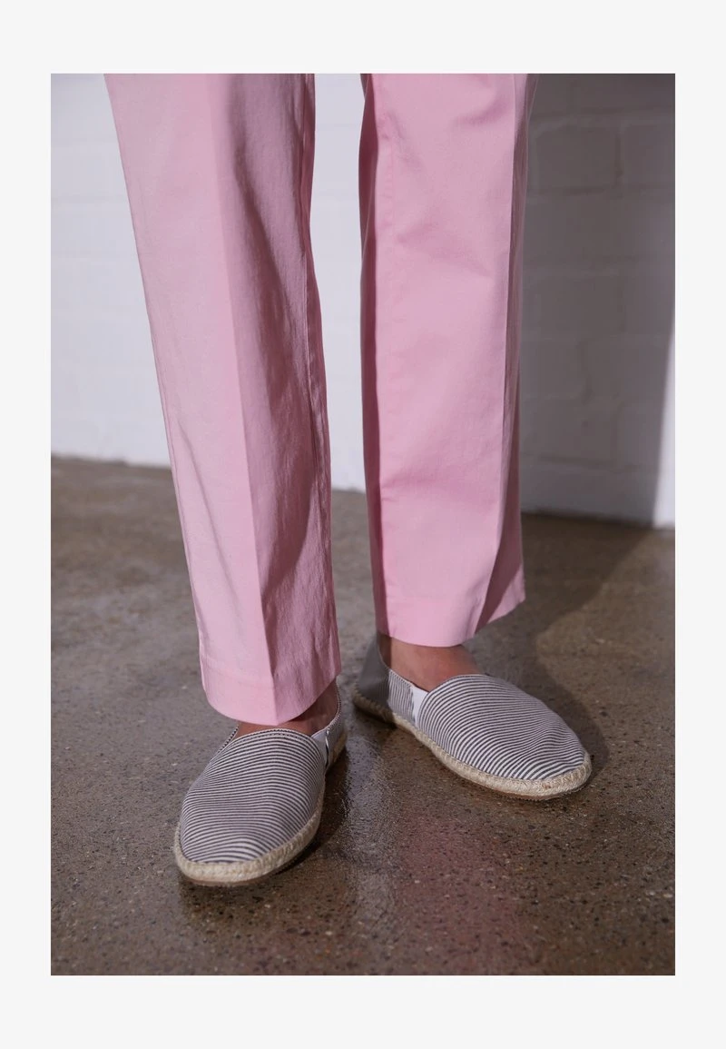 Pier One RENA ESPADRILLE UNISEX - Espadrille - White/blue 5 Pier One RENA ESPADRILLE UNISEX - Espadrille - White/blue – Bild 3