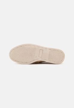 Pier One LEATHER UNISEX - Bootsschuh - Beige 12 Pier One LEATHER UNISEX - Bootsschuh - Beige -Pier One Verkaufsgeschäft df77dd037ba746e7a11c216a0cf8dae9