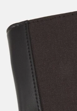 Pier One Geldbörse - Black -Pier One Verkaufsgeschäft f69ce714c77542f983324f2456779ecc